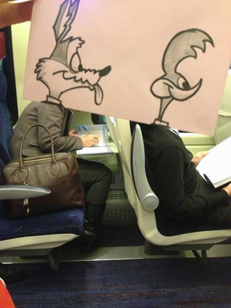 cabezas de dibujos animados para los pasajeros del tren octubre jones